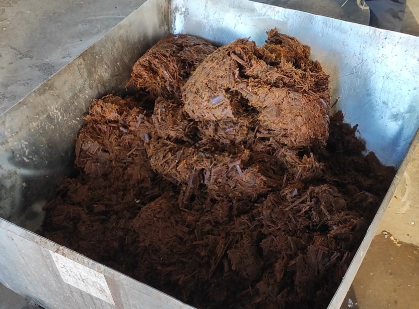 竹纖維壓榨脫水處理視頻