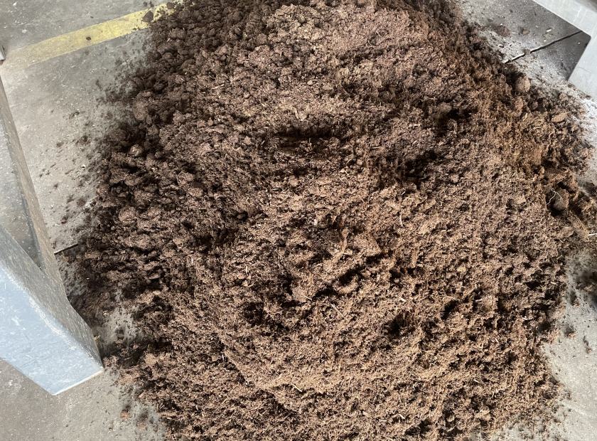 有機(jī)肥壓榨脫水處理視頻